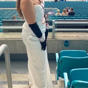 Stylish White Strapless Gown